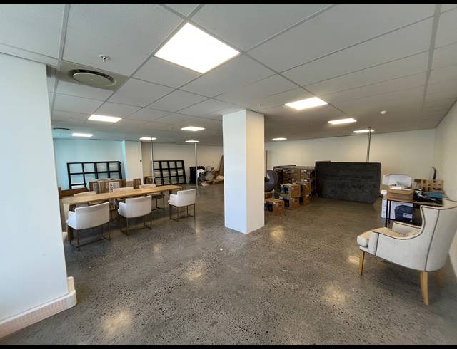 155M² OFFICE TO LET IN FORESHORE